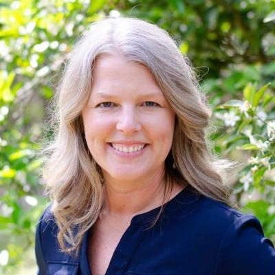 Dr. Lyndsay Jenkins