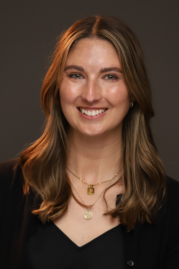 Laynie Thompson headshot
