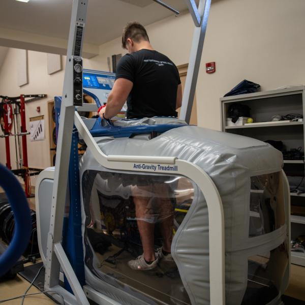  ALTERG Antigravity Treadmill